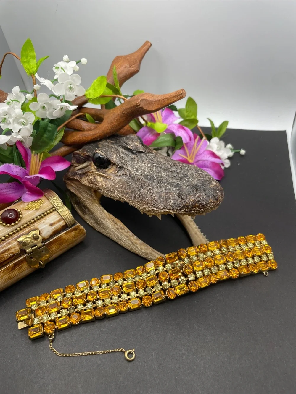 LaRel rhinestone bracelet vintage